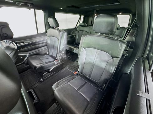 Used 2024 Jeep Wagoneer L Series II w/ Convenience Group I AWD/4WD image 24