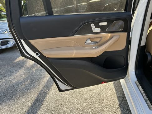 Certified 2024 Mercedes-Benz GLS 450 4MATIC image 40