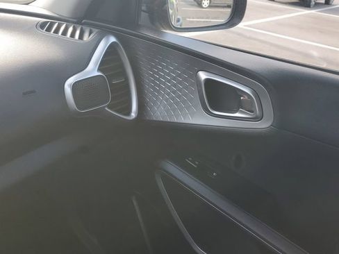 Used 2024 Kia Soul LX w/ Option Group 015 FWD image 30
