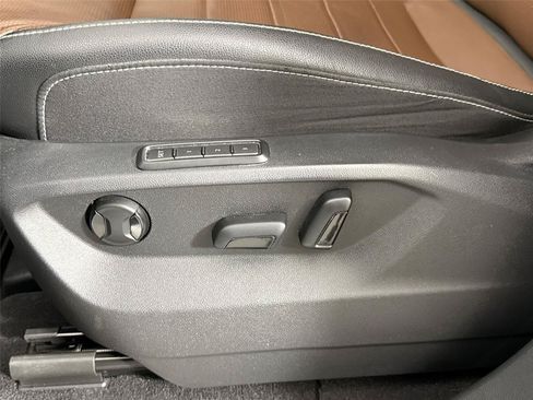 Used 2022 Volkswagen Atlas SEL Premium AWD/4WD image 32