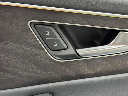 Certified 2023 Audi Q8 Premium Plus image 22