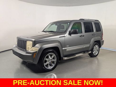 Used 2012 Jeep Liberty Sport RWD image 3