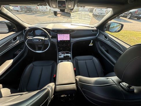 New 2025 Jeep Grand Cherokee L Limited w/ Black Appearance Package image 25