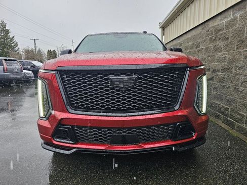 Used 2025 Cadillac Escalade V image 12