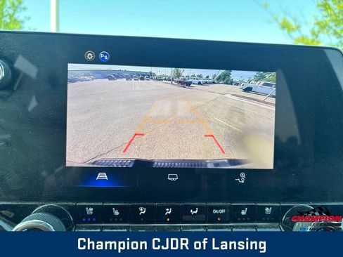 Used 2024 Chevrolet Colorado Z71 w/ Z71 Convenience Package 2 AWD/4WD image 25