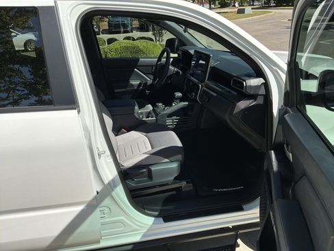 Used 2024 Toyota Tacoma TRD Off-Road AWD/4WD image 32