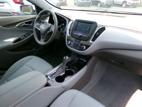 Used 2018 Chevrolet Malibu Hybrid FWD image 24