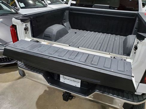 Used 2022 GMC Sierra 1500 SLT image 43