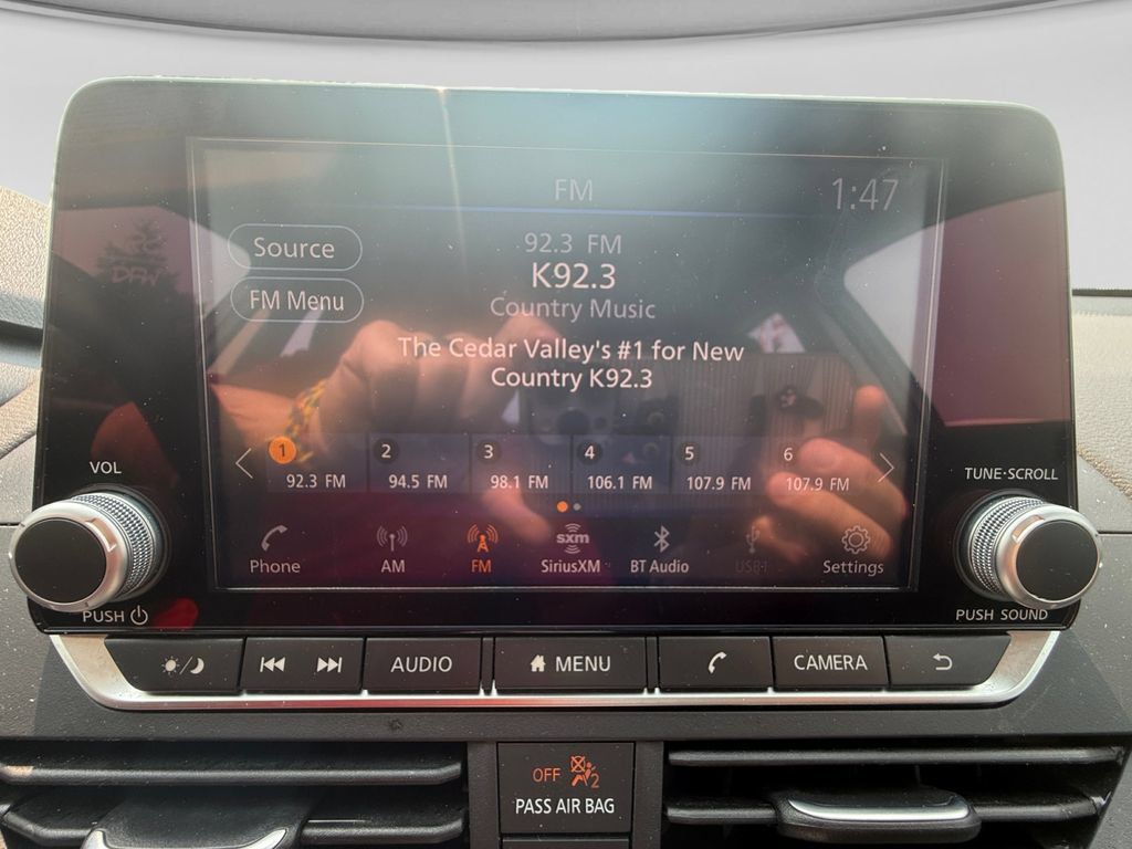 Used 2025 Nissan Altima 2.5 SV FWD image 25