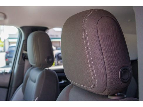 Used 2025 Chevrolet TrailBlazer LT AWD/4WD image 17
