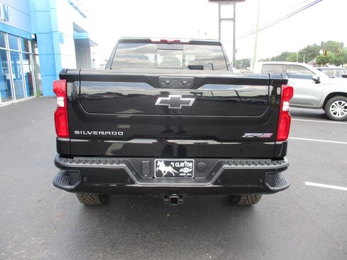 New 2026 Chevrolet Silverado 1500 ZR2 image 4
