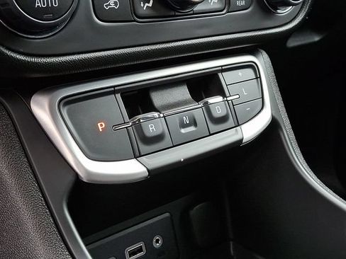 Used 2024 GMC Terrain SLE w/ Driver Convenience Package AWD/4WD image 16