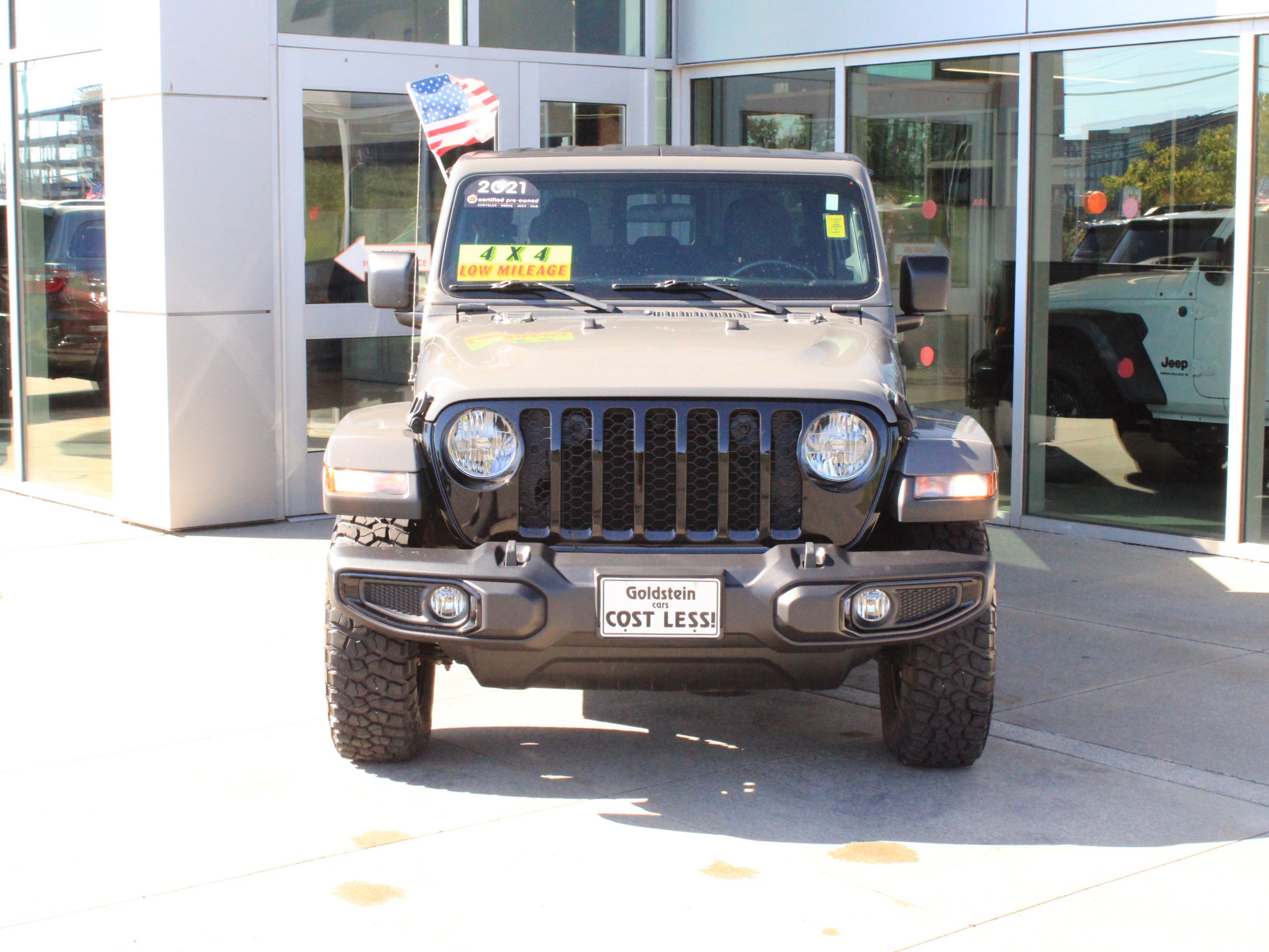Used 2021 Jeep Gladiator Sport AWD/4WD image 2