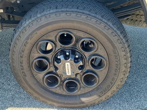 Used 2024 Ford F250 Lariat w/ Black Appearance Package image 12