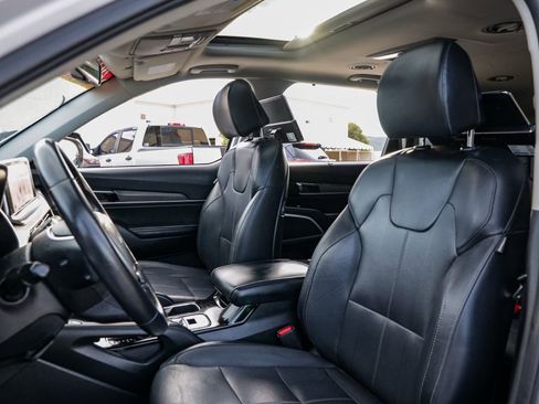 Used 2022 Kia Telluride EX w/ EX Premium Package image 21