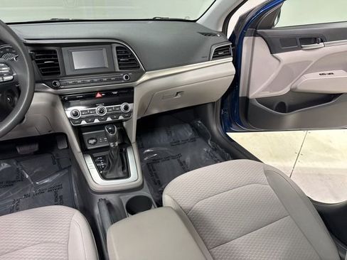 Used 2020 Hyundai Elantra SE FWD image 21