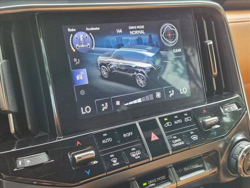 Used 2024 Lexus LX 600 4WD w/ Appearance Package image 10