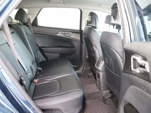 Used 2024 Kia Sportage EX image 17