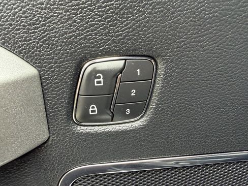 Used 2019 Ford F250 Lariat w/ Lariat Ultimate Package AWD/4WD image 16