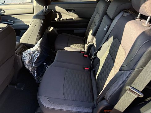 New 2025 Nissan Pathfinder SV image 15