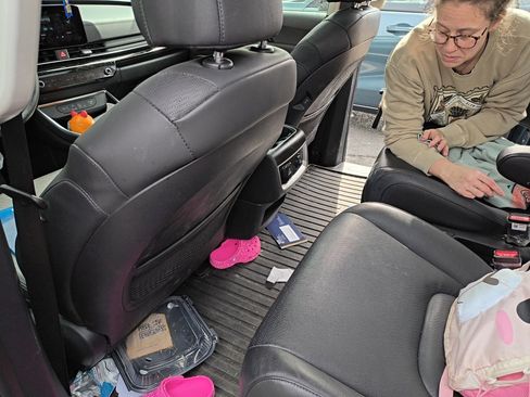 Used 2025 Kia Carnival SX Prestige image 7