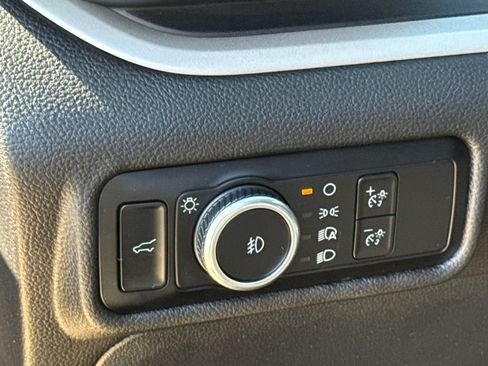Used 2023 Ford Explorer XLT w/ Equipment Group 202A RWD image 23