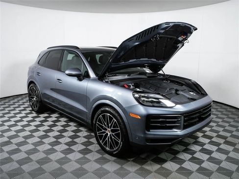 New 2026 Porsche Cayenne AWD/4WD image 36