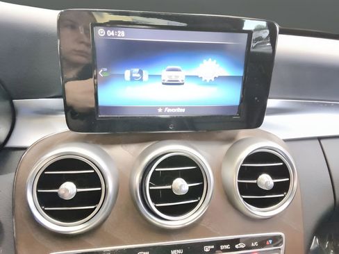 Used 2019 Mercedes-Benz C 300 4MATIC Sedan image 21