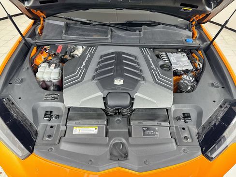 Used 2024 Lamborghini Urus S AWD/4WD image 29