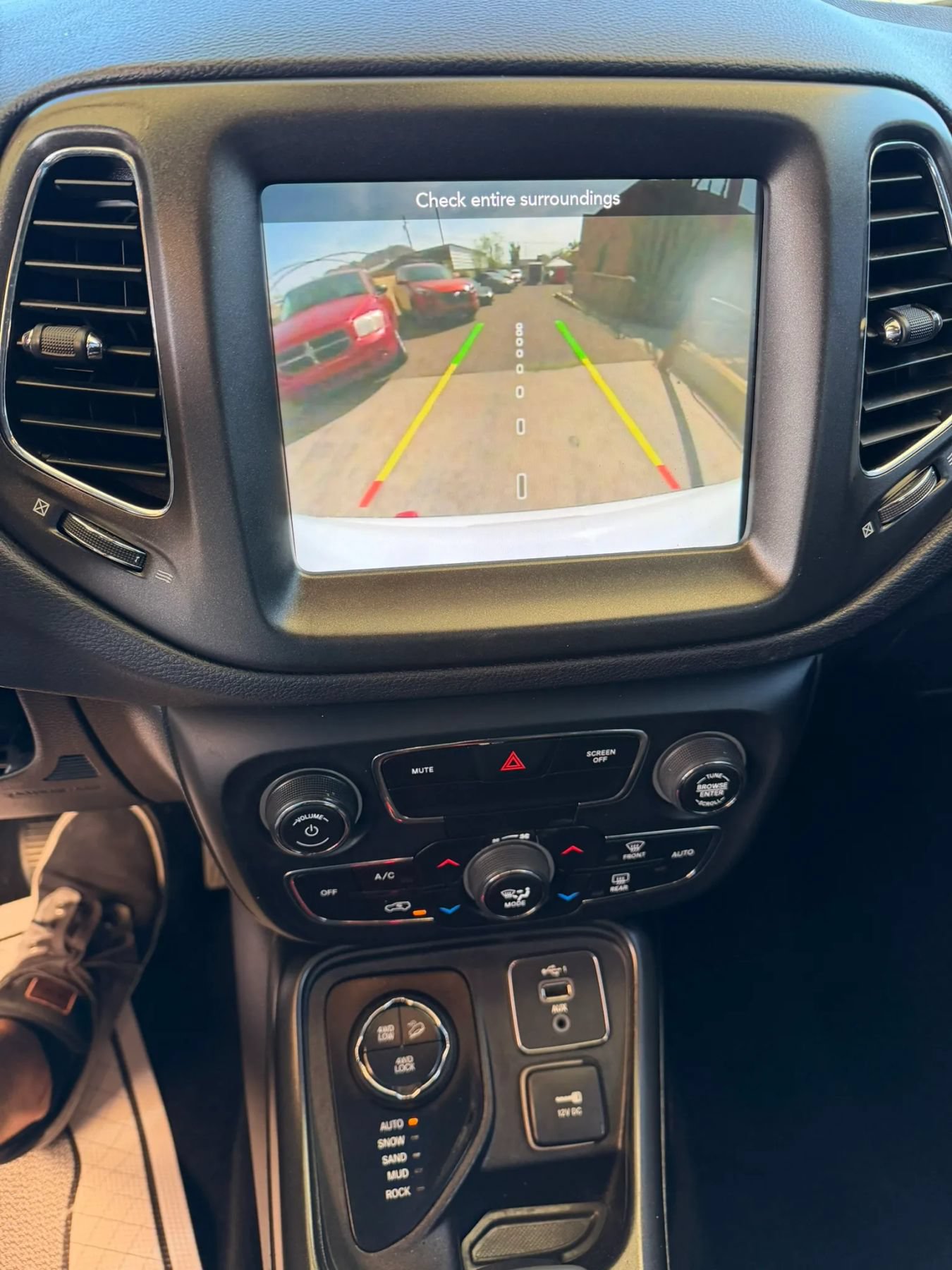 Used 2019 Jeep Compass Trailhawk w/ Popular Equipment Group AWD/4WD image 15