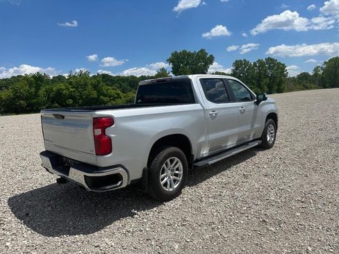 Used 2021 Chevrolet Silverado 1500 LT AWD/4WD image 3