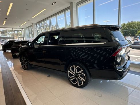 New 2026 Lincoln Navigator L Black Label AWD/4WD image 6