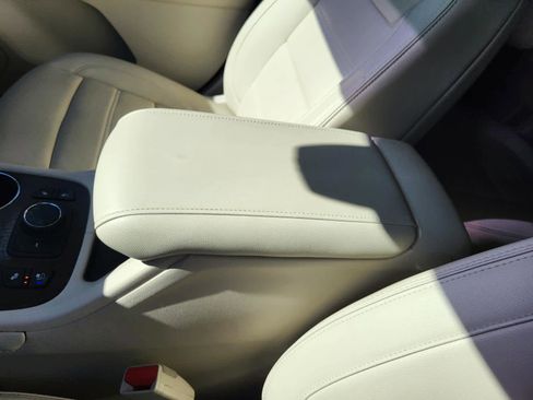 Used 2023 GMC Acadia Denali image 27