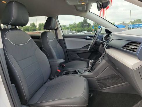 Used 2024 Volkswagen Taos SE FWD image 23