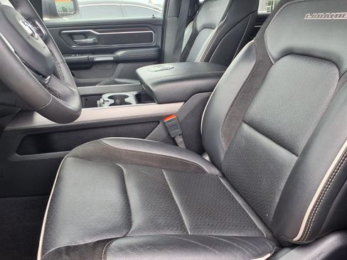 Used 2025 RAM 1500 Laramie AWD/4WD image 3