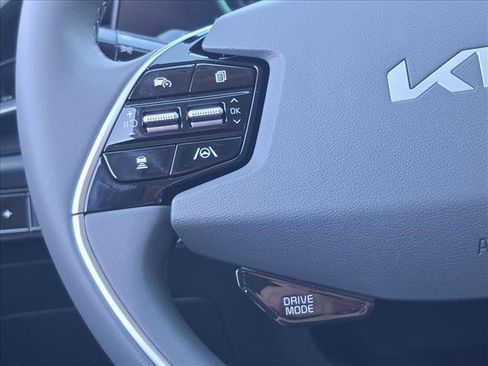 New 2026 Kia Niro EX image 19