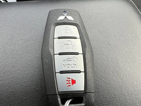 Used 2025 Mitsubishi Outlander SE AWD/4WD image 42