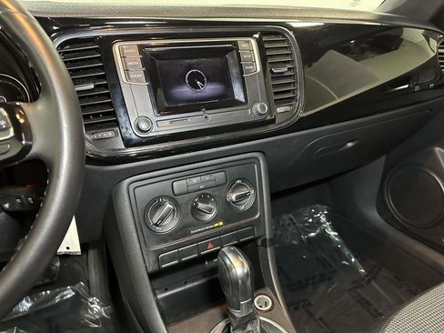 Used 2019 Volkswagen Beetle 2.0T S image 27