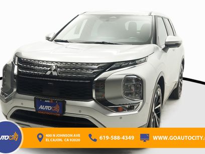 Used 2023 Mitsubishi Outlander SE