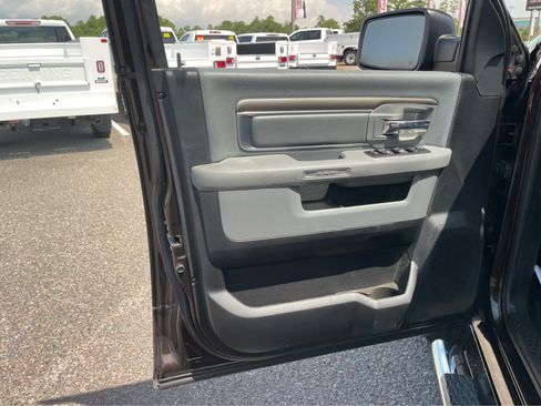 Used 2017 RAM 1500 Big Horn RWD image 9