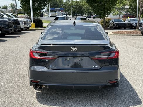 Used 2025 Toyota Camry XSE FWD image 8