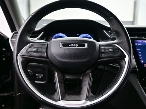 Used 2022 Jeep Grand Cherokee L Limited image 25