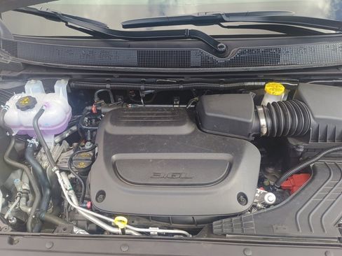 New 2025 Chrysler Pacifica Select image 13