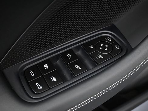 Certified 2026 Porsche Panamera image 18