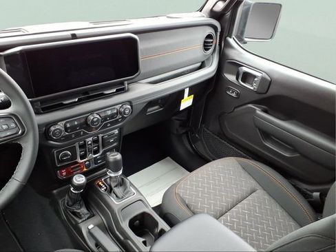 New 2026 Jeep Gladiator Mojave image 11