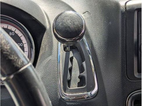 Used 2013 Dodge Grand Caravan American Value Package w/ UConnect Hands-Free Group FWD image 47