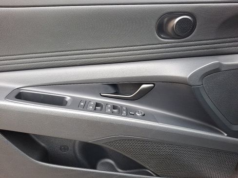 Certified 2025 Hyundai Elantra Sport image 13