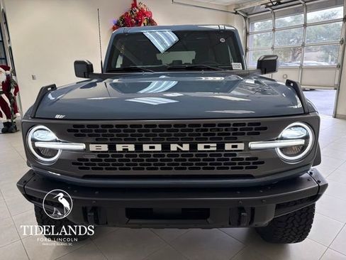 New 2025 Ford Bronco Badlands w/ Sasquatch Package AWD/4WD image 3