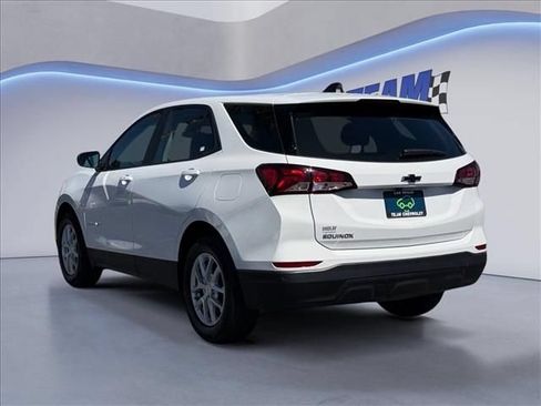 Used 2023 Chevrolet Equinox LS w/ Driver Confidence II Package FWD image 3