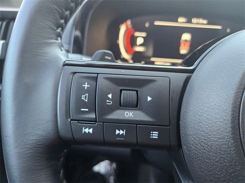 Used 2023 Nissan Pathfinder Platinum image 31